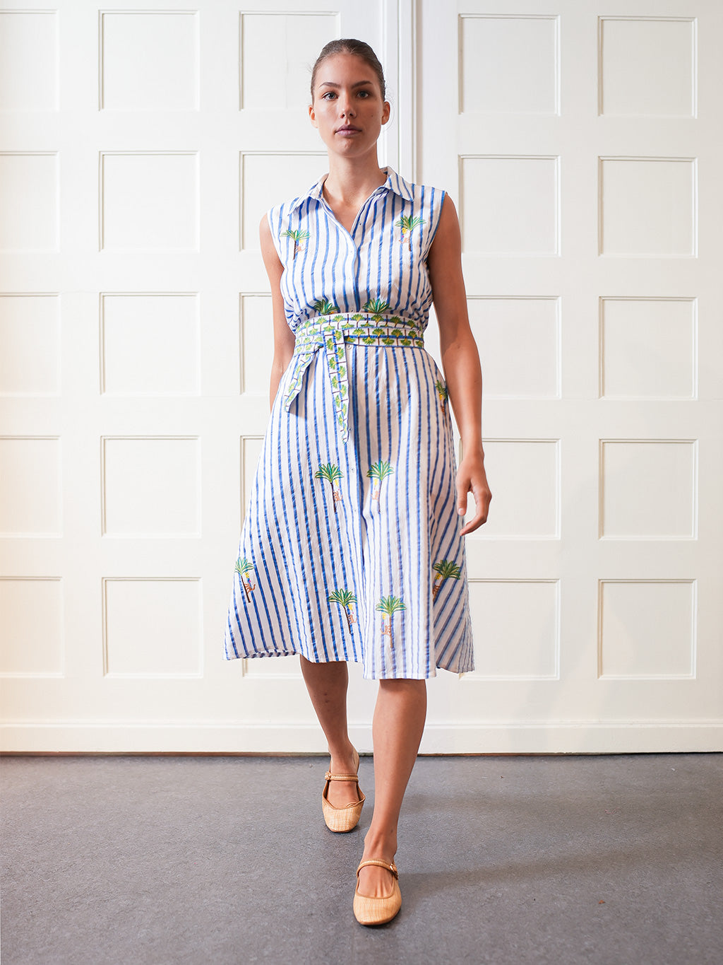 Oakmoss Dress Palm on Blue Stripes