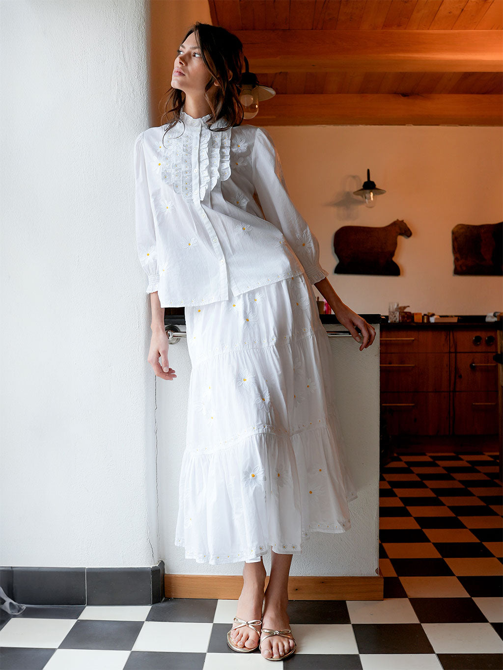 NIMO x CASA PERNICE White Skirt Flower Embroidery
