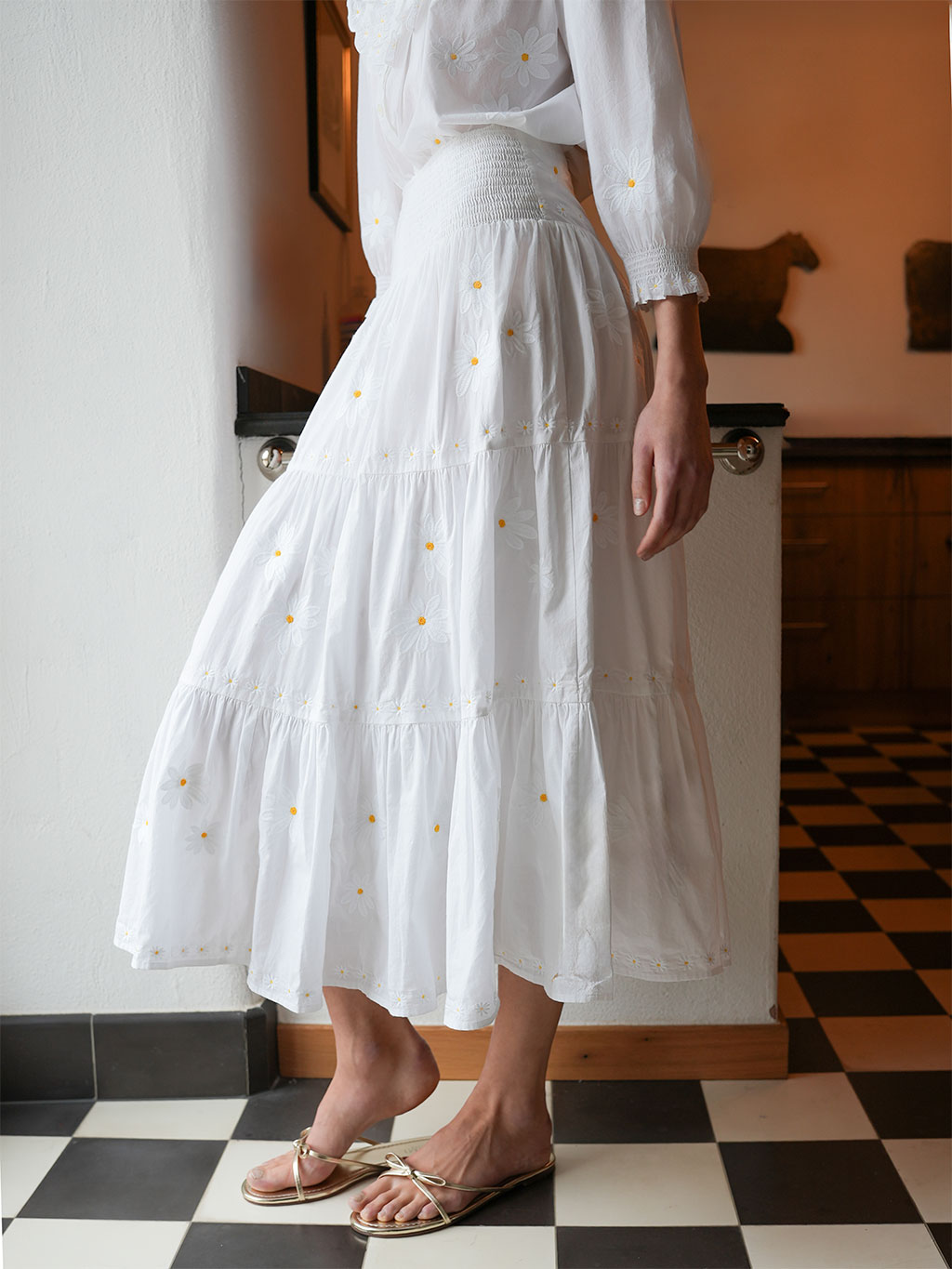 NIMO x CASA PERNICE White Skirt Flower Embroidery