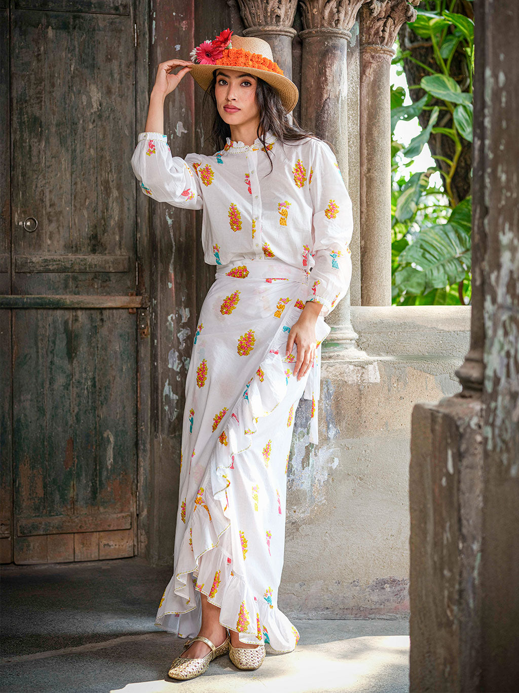 Mullein Skirt Flowerbunch on White