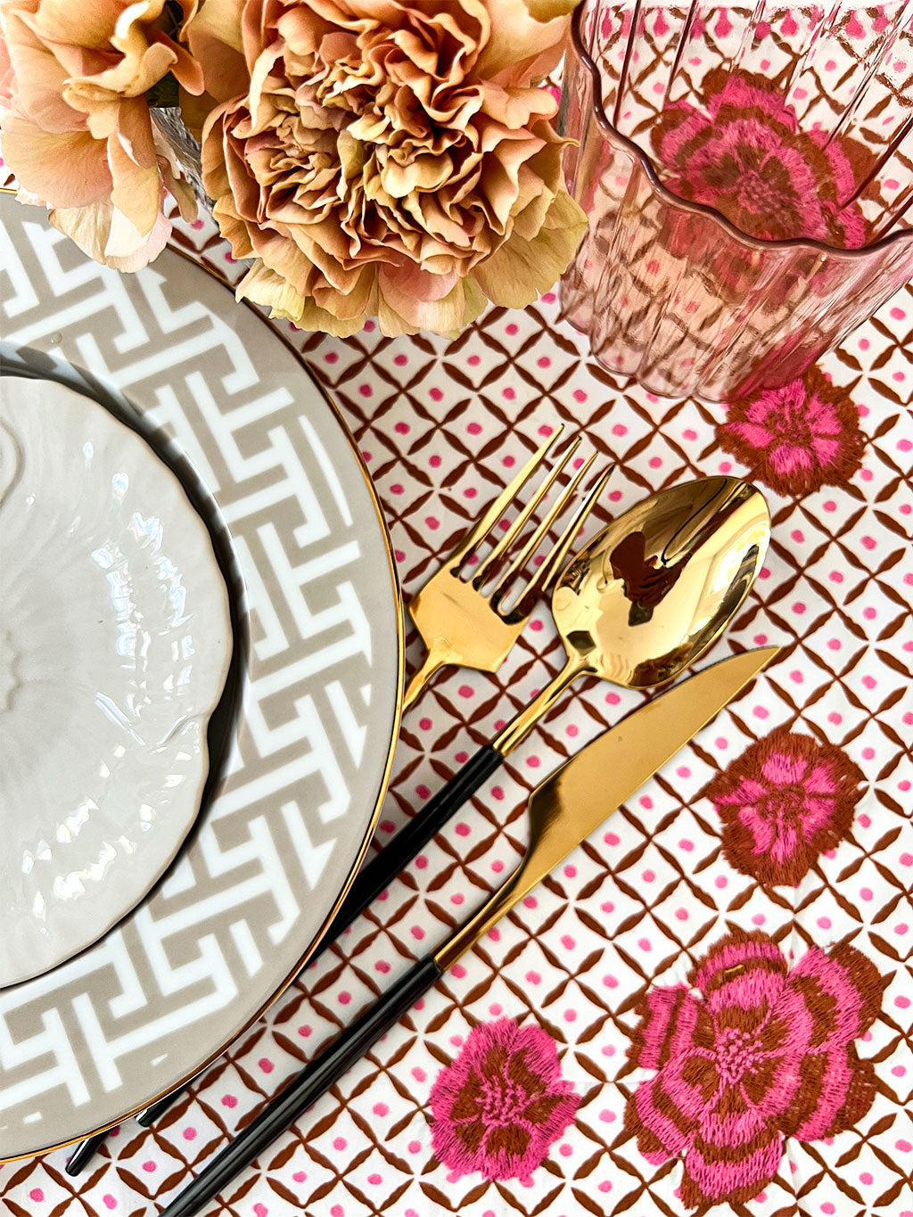 Placemat Dotty Mustard Peony Embroidery