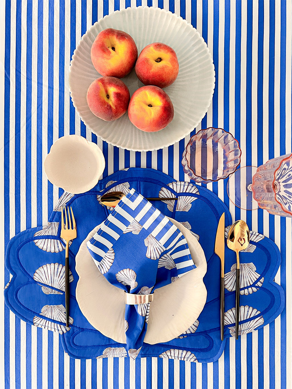 Placemat Shells on Blue
