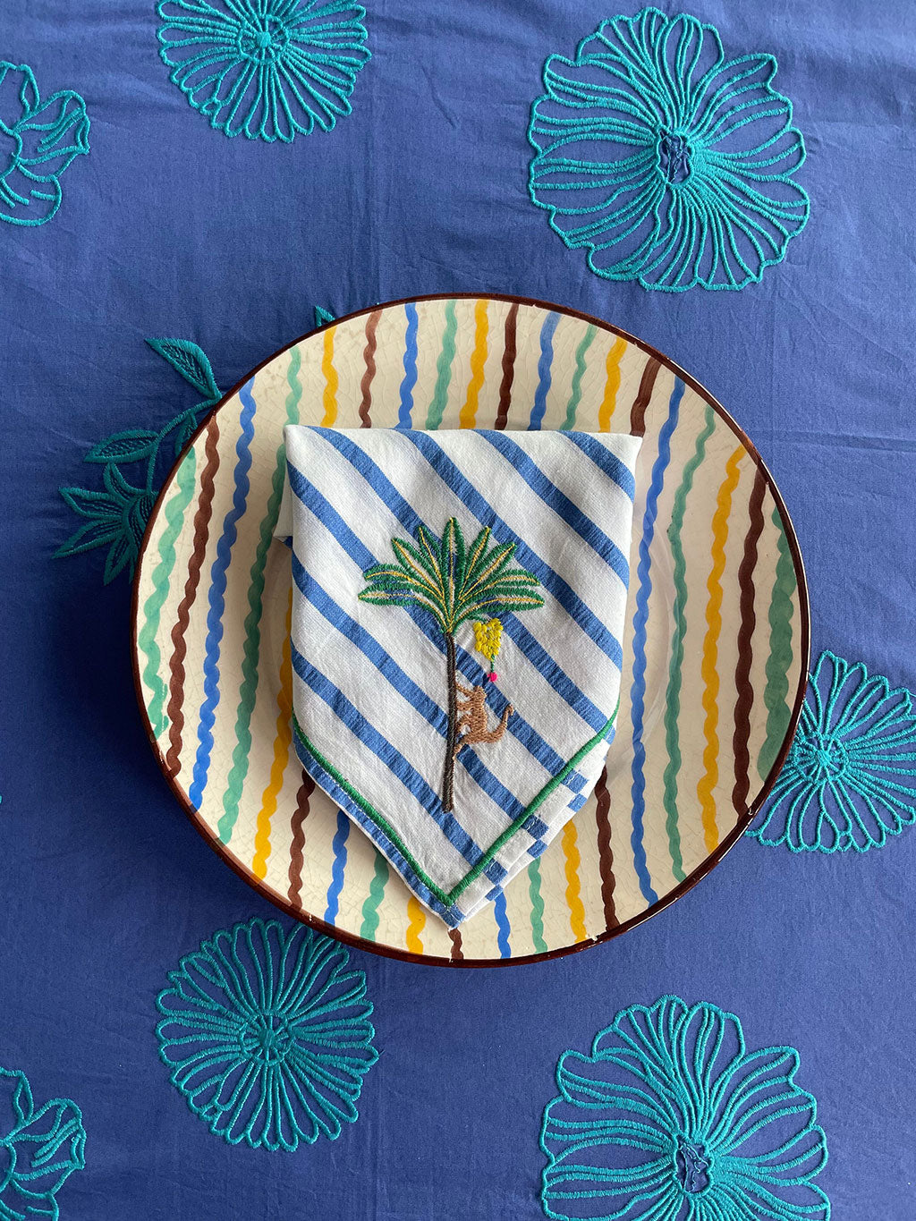 Napkin Palm on Blue Stripes