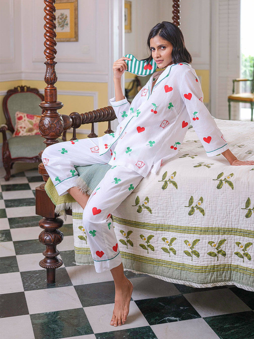 Lucky on White Pyjama Long