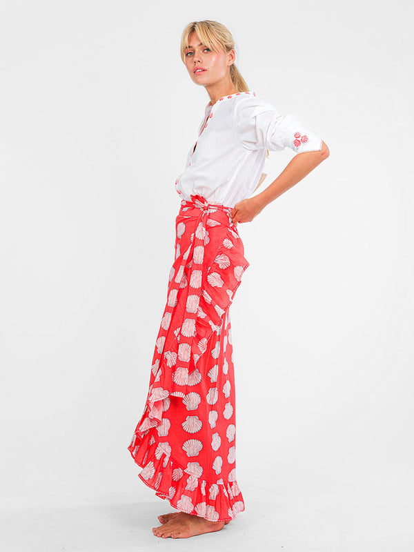 Slim fit white blouse with maritime shell motifs on cuffs and yoke