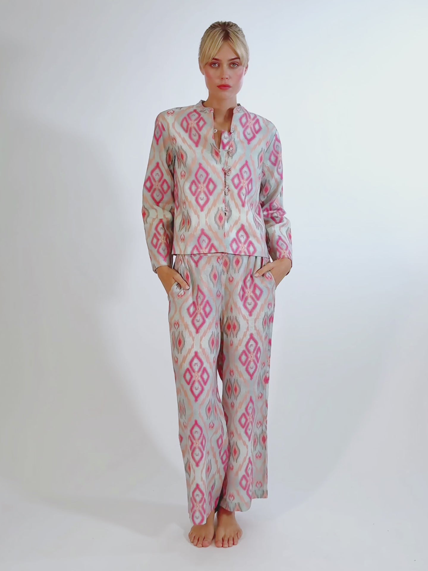 Video of a model showcasing the fluid movement and sophisticated, easy fit of the Fennel linen pants in a resort setting.