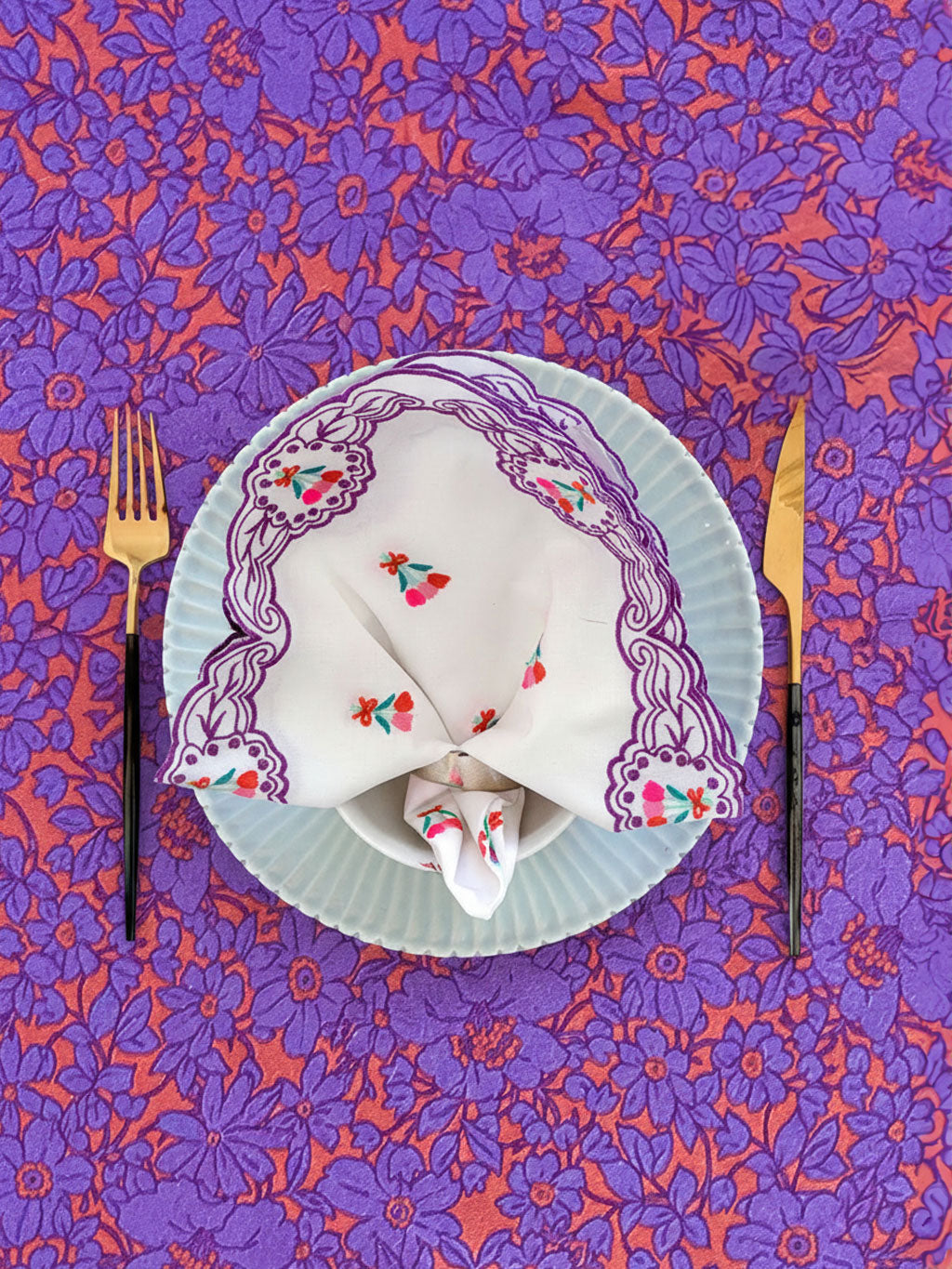 Lori x NIMO limited Tablecloth Violet Orange Flowers