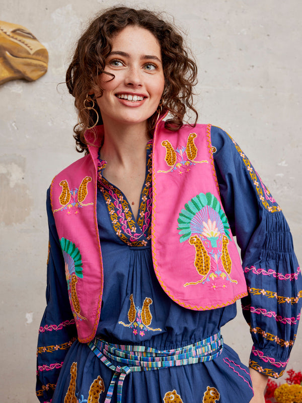 Cumin Vest Leo Embroidery on Pink