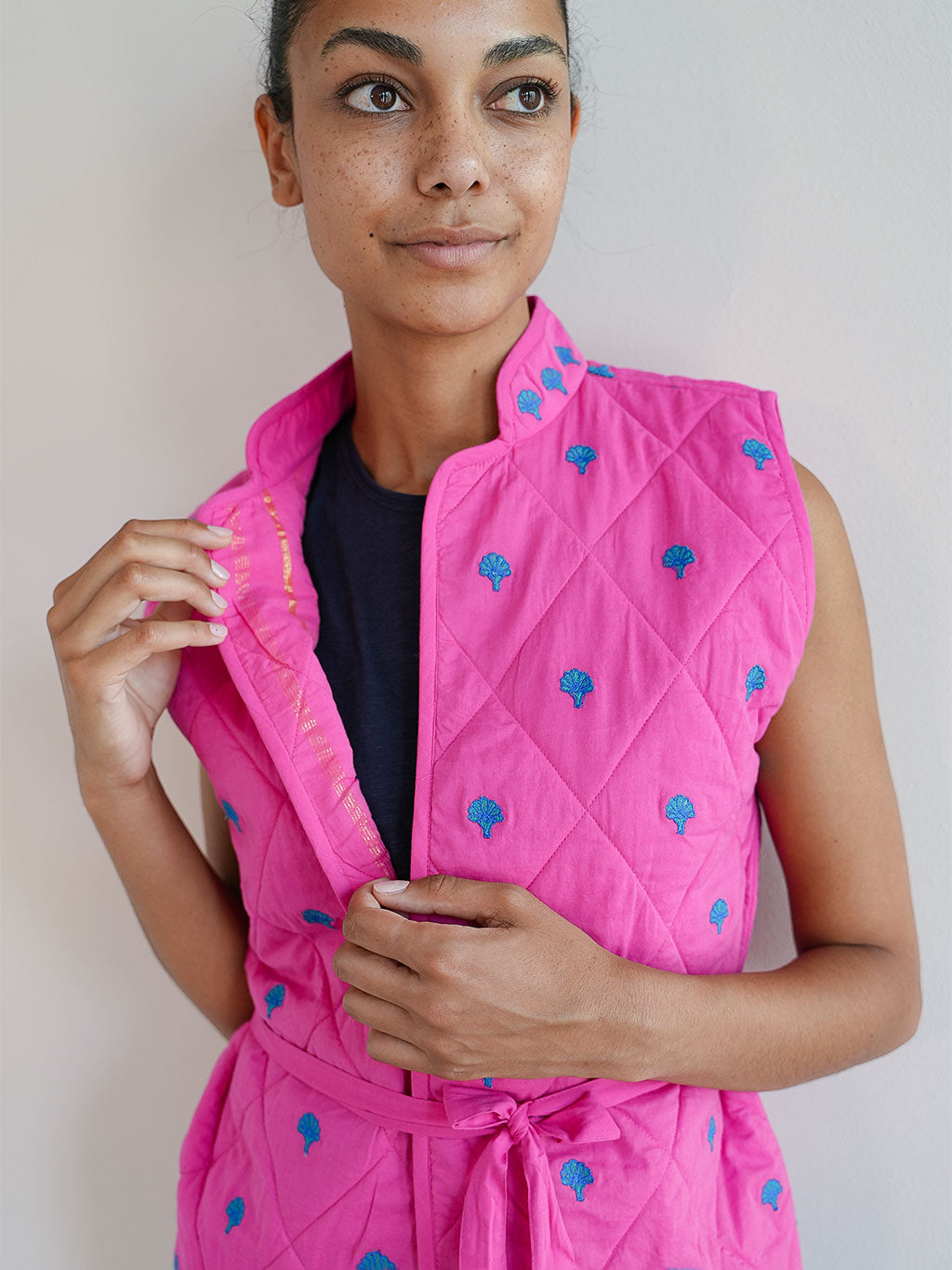 Chives Vest Ginkgo Embroidery on Pink