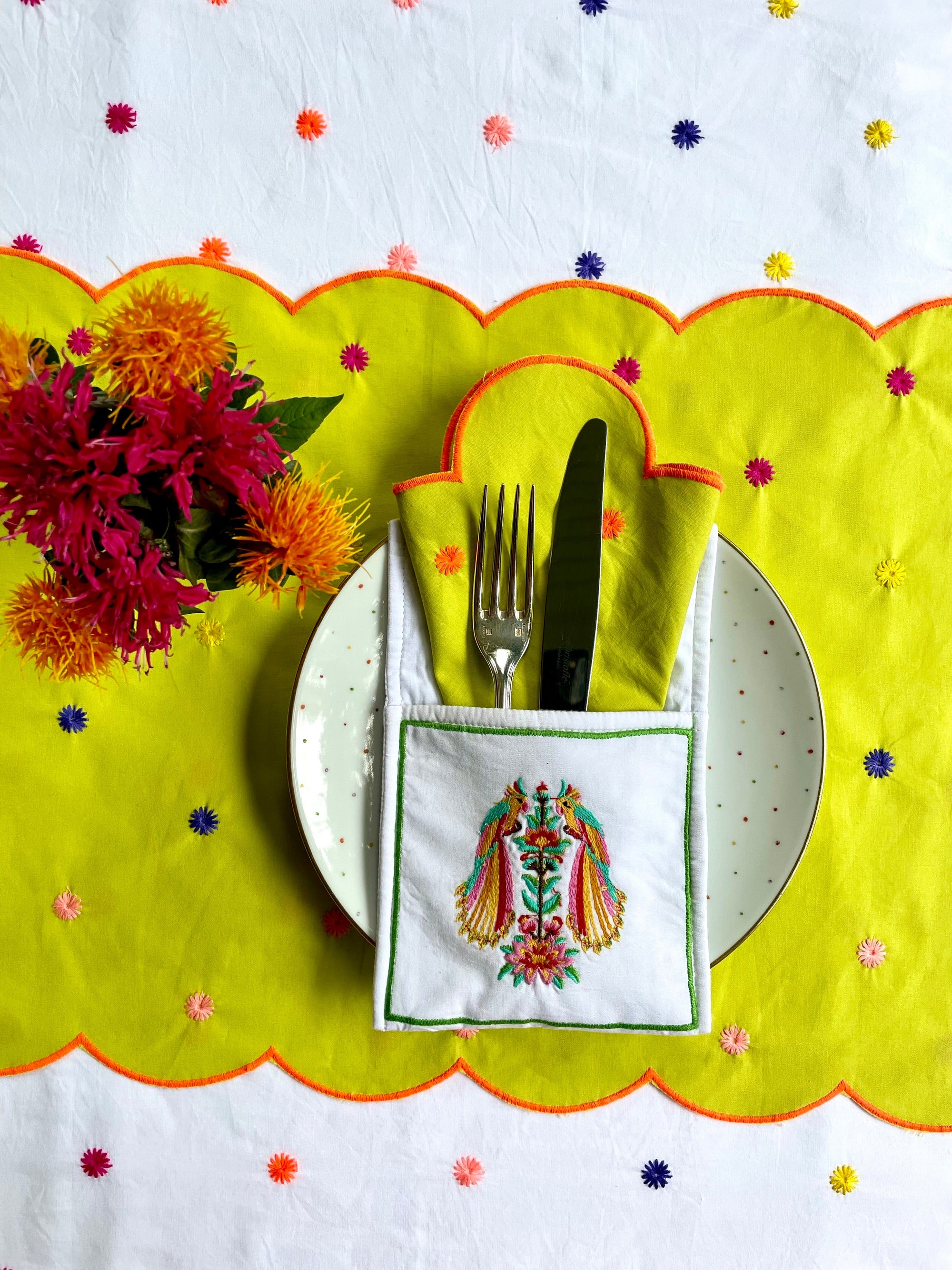 Placemat Multi Flowers Embroidery on Lime
