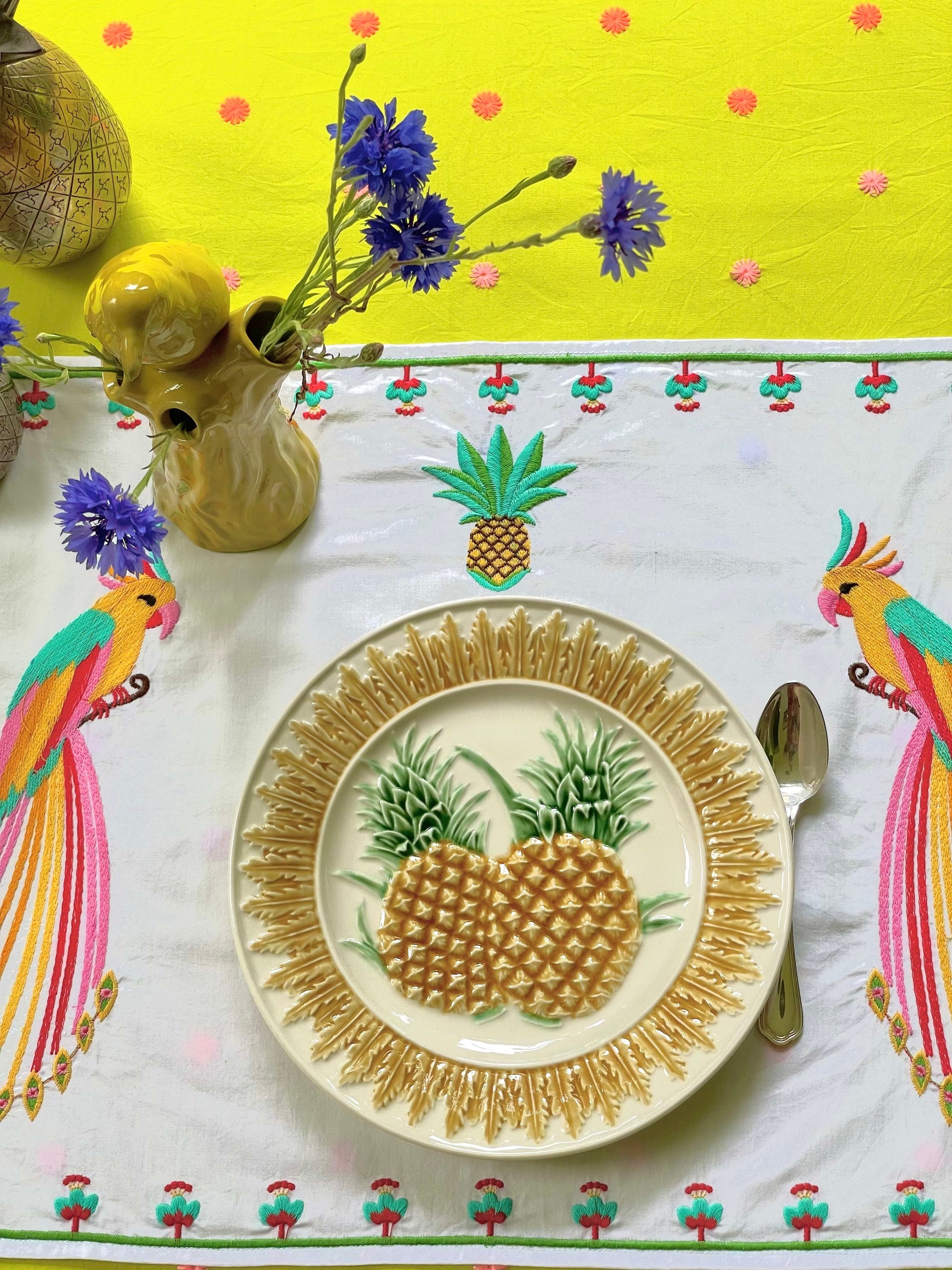 Placemat Parrot Embroidery on White